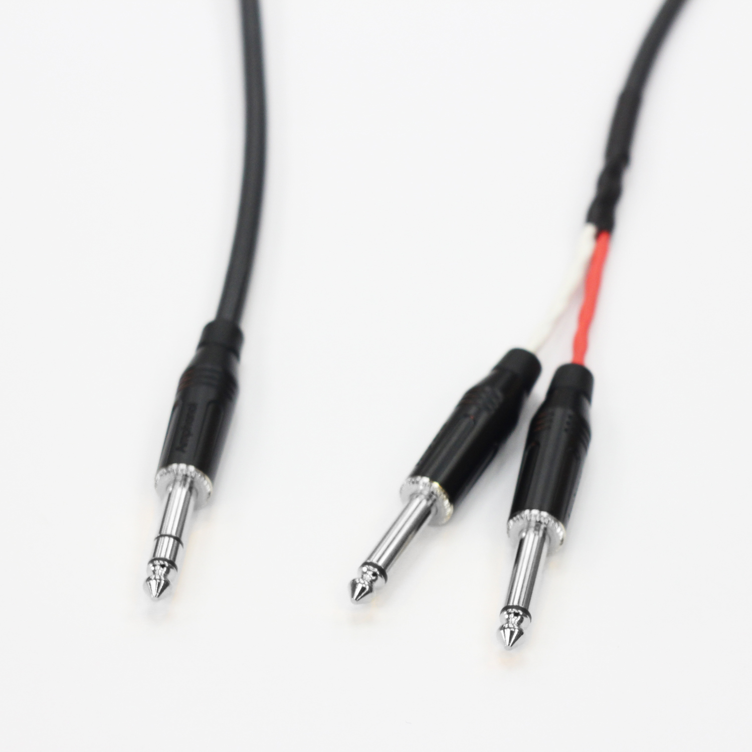 Кабель Jack 6.3 mm jack TRS - 2 Jack 6.3 mm mono Amphenol 5m Кабель Jack 6.3 mm jack TRS - 2 Jack 6.3 mm mono Amphenol 5m 1. Jack 6.3 mm TRS - 2 Jack 6.3 mm mono