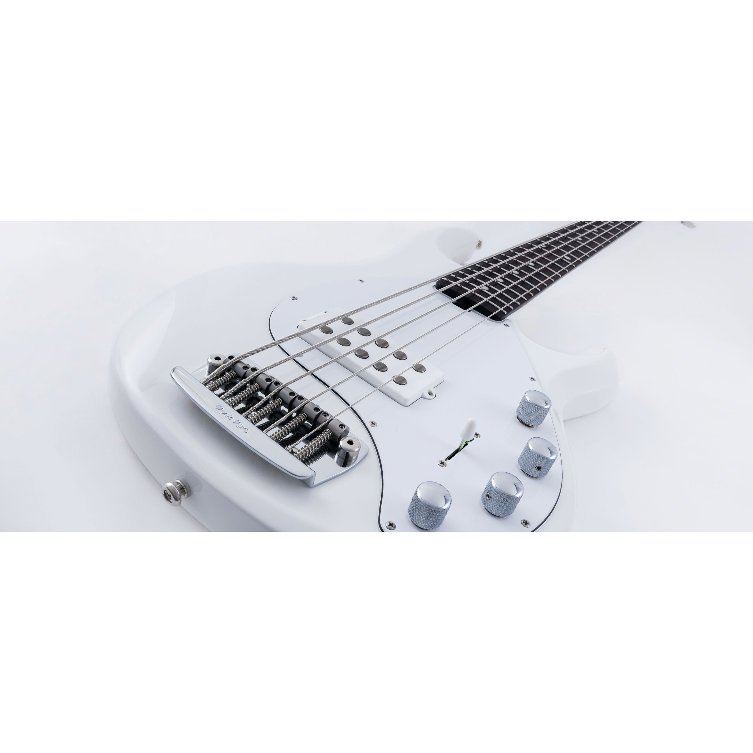 Music Man StingRay5 Neck Through HH - Firemist Gold - Rosewood - Black Music Man StingRay5 Neck Through HH - Firemist Gold - Rosewood - Black Различное Музыкальное Оборудование