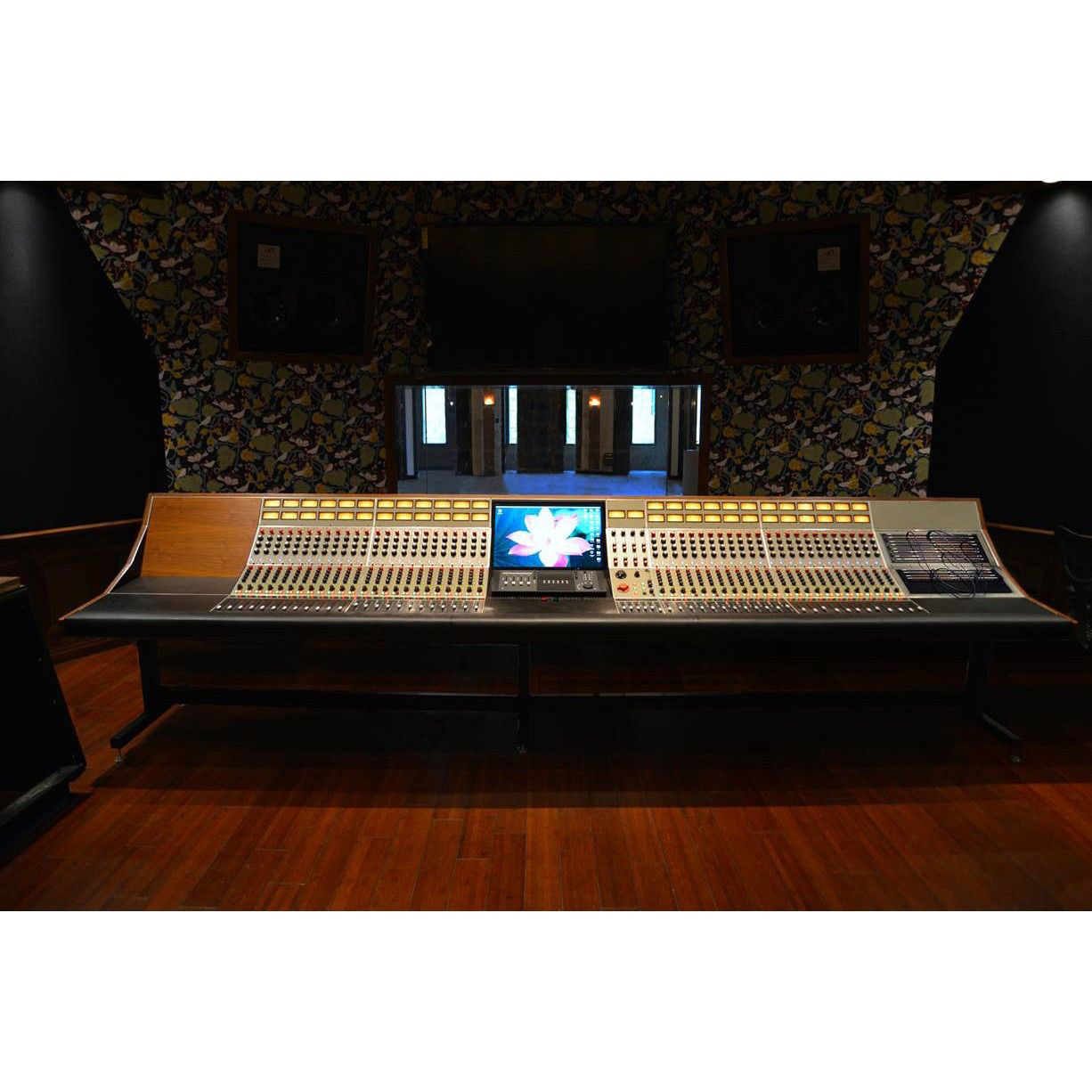 Wunder Audio Wunderbar Console - 48 Channel Различное Музыкальное Оборудование