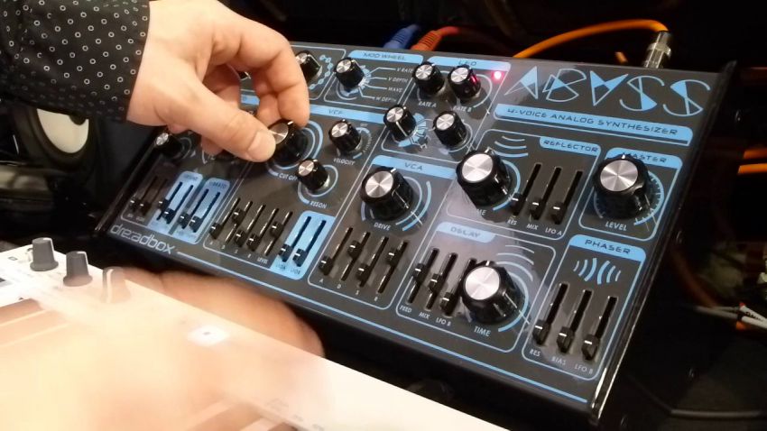 NAMM 2017: Dreadbox Abyss