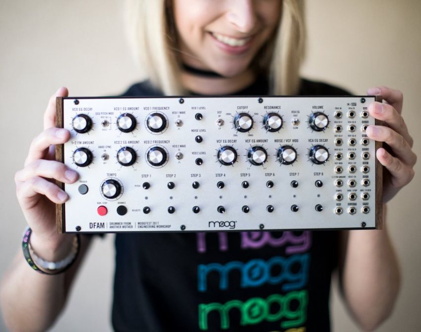 Moog Drummer From Another Mother - видео обзор от peff.com