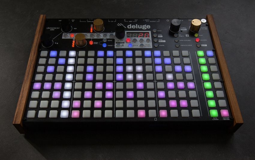 Грувбокс Deluge от Synthstrom поступил в продажу