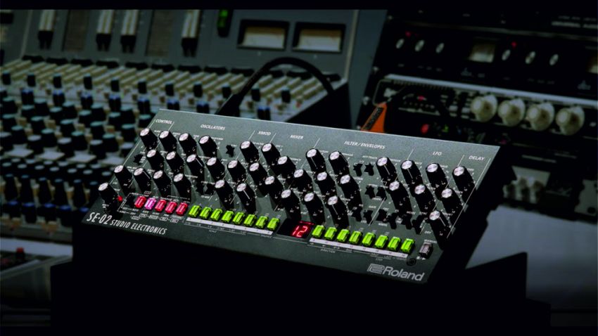 Roland SE-02: первый аналоговый синтезатор линейки Boutique